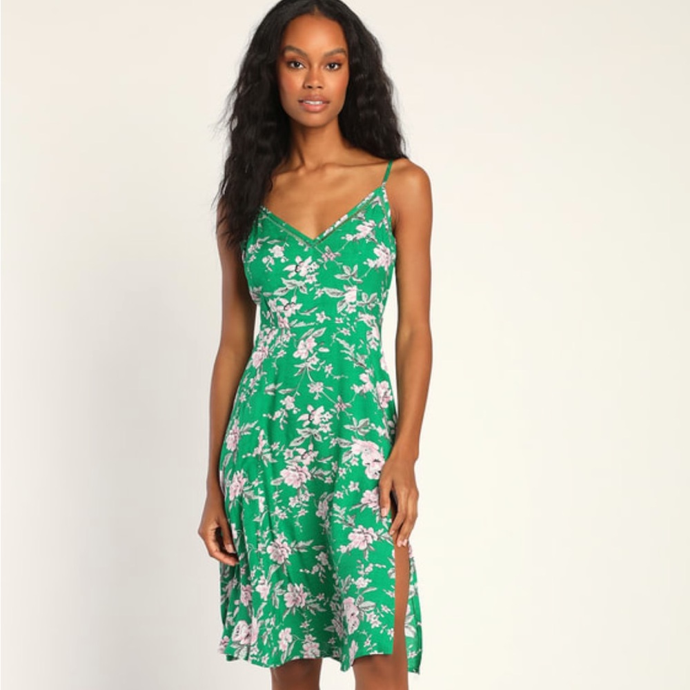 Lulus Esperanza Green Floral Print
Midi Dress